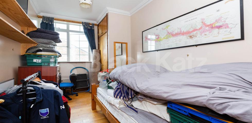 Beautiful three double bedroom flat Cranleigh Street, Camden